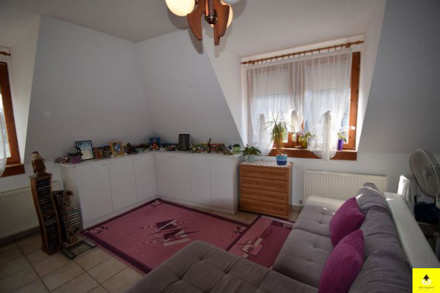Eladó téglalakás, Győrött 42.5 M Ft, 3 szobás