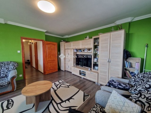 Eladó téglalakás, Mohácson 39.999 M Ft, 3 szobás