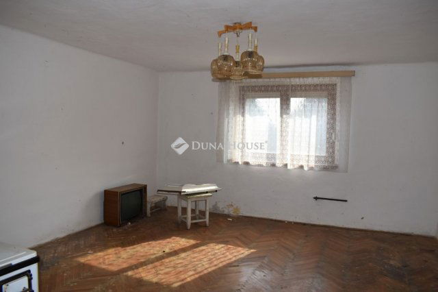 Eladó családi ház, Bőn 10 M Ft, 2 szobás / költözzbe.hu