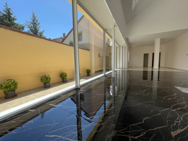 Eladó családi ház, Debrecenben 165 M Ft, 3 szobás