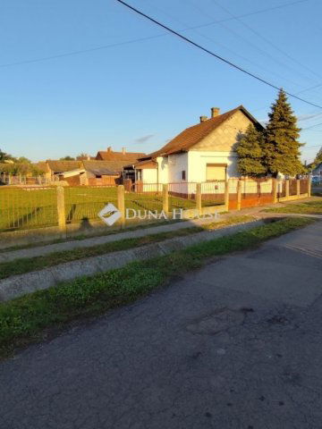 Eladó családi ház, Földesen 22.5 M Ft, 1+2 szobás