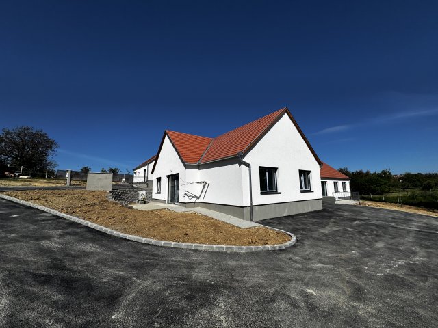 Eladó családi ház, Nagykozáron 105.9 M Ft, 4 szobás