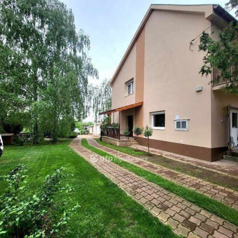 Eladó családi ház, Mikepércsen 219 M Ft, 5 szobás