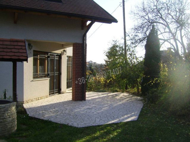 Eladó családi ház, Budaörsön, Fügefa utcában 285 M Ft