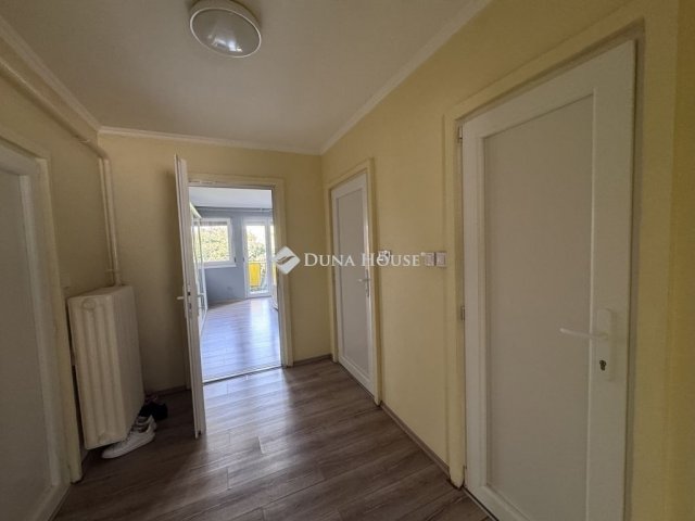 Eladó családi ház, Pécsett 84.99 M Ft, 4 szobás