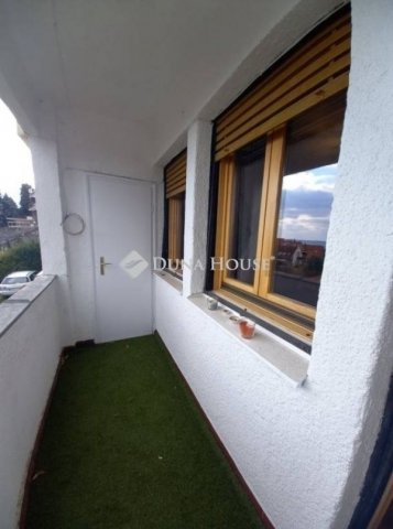 Eladó téglalakás, Pécsett 65 M Ft, 2 szobás