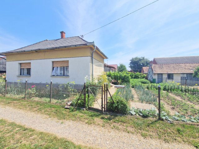 Eladó családi ház, Csesztregen 22.5 M Ft, 3 szobás