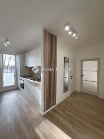 Eladó panellakás, Pécsett, Páfrány utcában 54.9 M Ft, 2 szobás