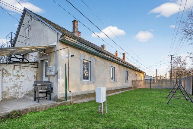 Eladó családi ház, Pusztavámon 28 M Ft, 2 szobás