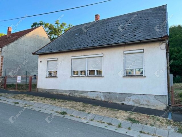 Eladó családi ház, Kaposváron 31.9 M Ft, 3 szobás