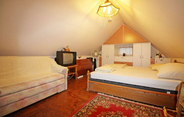 Eladó családi ház, Dombóváron 18.7 M Ft, 2 szobás