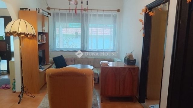 Eladó családi ház, Úrin 49.9 M Ft, 4 szobás