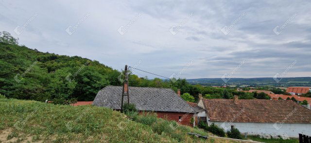 Eladó telek, Pannonhalmán 55 M Ft / költözzbe.hu