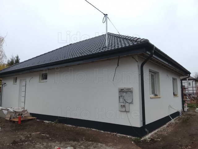 Eladó családi ház, Bicskén 100.5 M Ft, 3 szobás