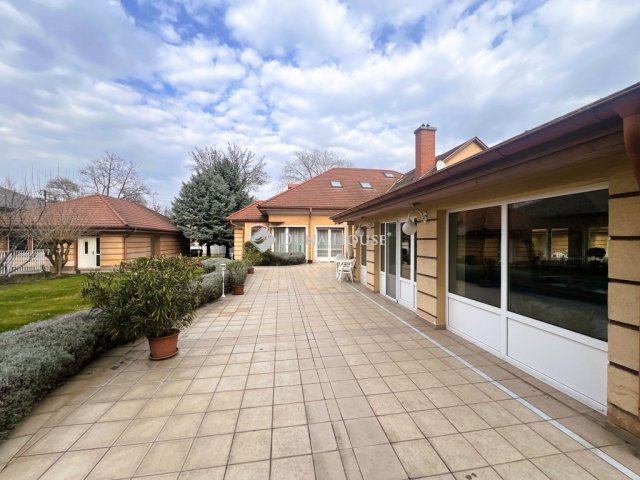 Eladó családi ház, Dorogon 154.9 M Ft, 6 szobás