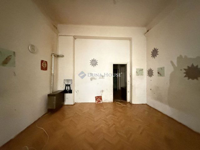 Eladó téglalakás, Budapesten, VIII. kerületben 56.4 M Ft