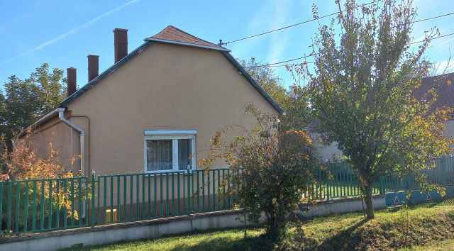 Eladó családi ház, Csákváron 45 M Ft, 2+1 szobás
