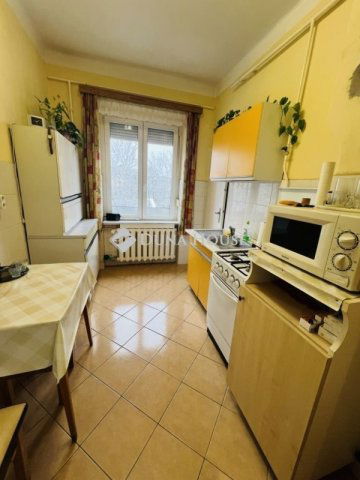 Eladó téglalakás, Dunaújvárosban 33.5 M Ft, 2 szobás