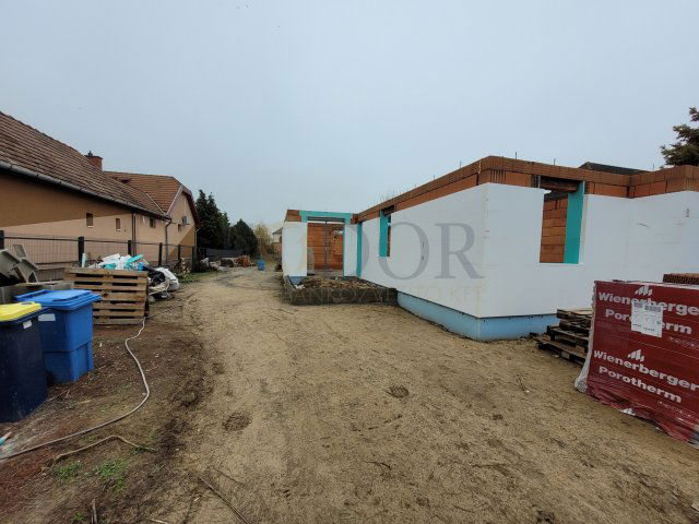 Eladó ikerház, Ócsán 90.99 M Ft, 5 szobás