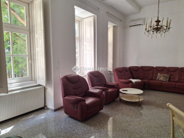 Kiadó téglalakás, albérlet, Budapesten, VI. kerületben