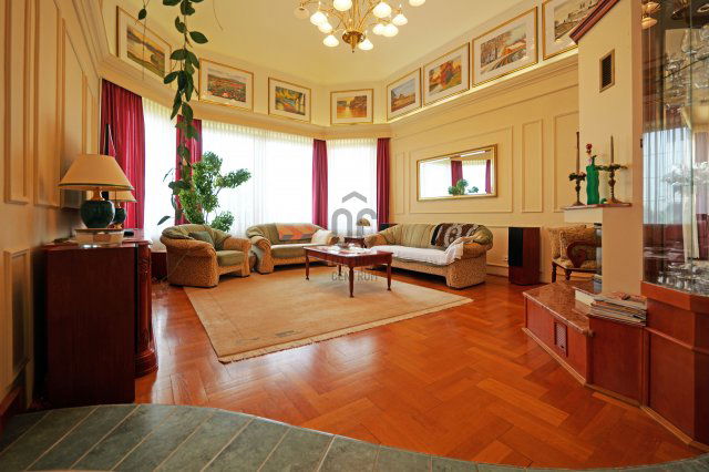 Eladó családi ház, Piliscsabán 265 M Ft, 5 szobás