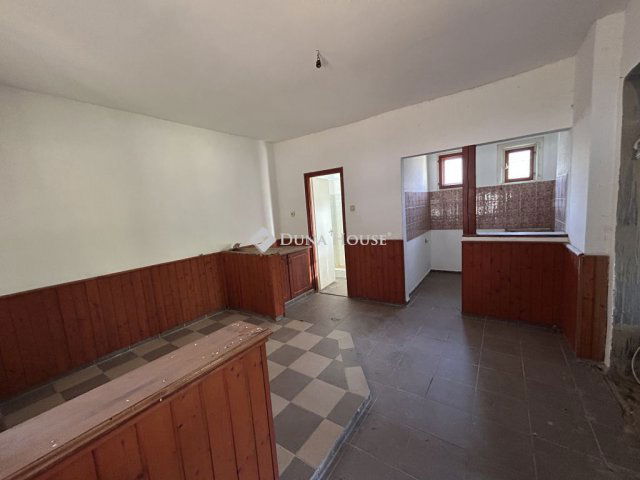 Eladó családi ház, Sükösdön 7.5 M Ft, 1 szobás