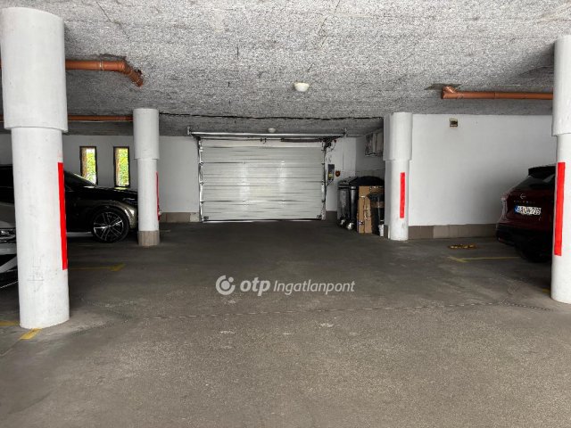 Eladó garázs, Siófokon 9 M Ft / költözzbe.hu