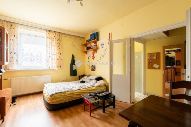 Eladó téglalakás, Tatabányán, Esztergomi utcában 29.9 M Ft