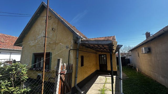 Eladó családi ház, Debrecenben 31.9 M Ft, 2 szobás