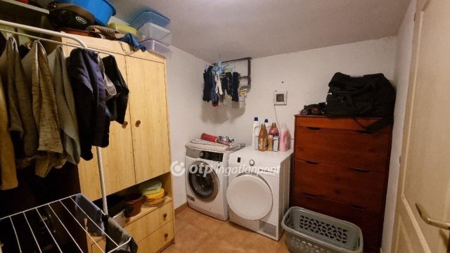 Eladó családi ház, Albertirsán 72.9 M Ft, 6+2 szobás