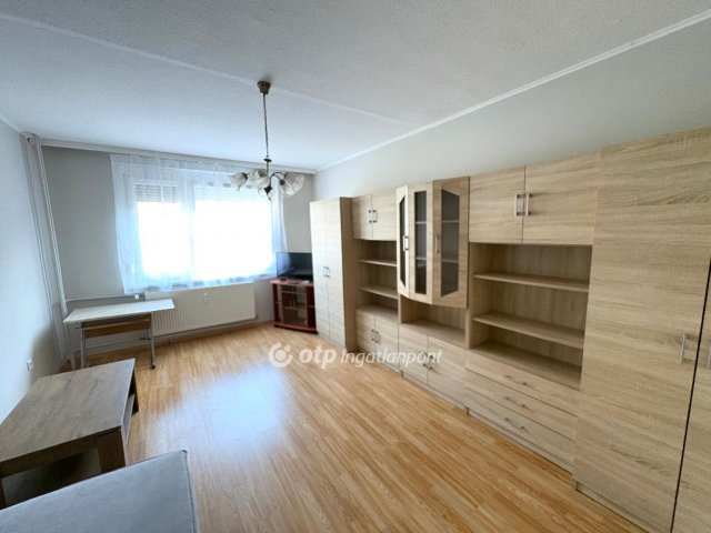 Kiadó panellakás, albérlet, Miskolcon 130 E Ft / hó, 2 szobás