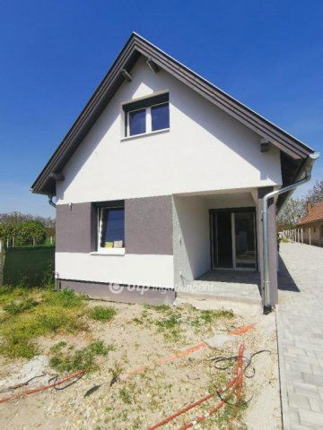 Eladó ikerház, Ráckevén 88 M Ft, 3+1 szobás