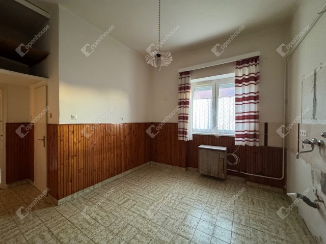 Eladó téglalakás, Szombathelyen 42.8 M Ft, 2 szobás