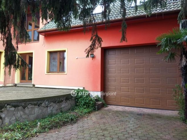 Eladó téglalakás, Egerben 59.5 M Ft, 2+1 szobás