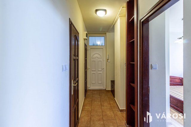 Eladó téglalakás, Szegeden 54.999 M Ft, 2 szobás