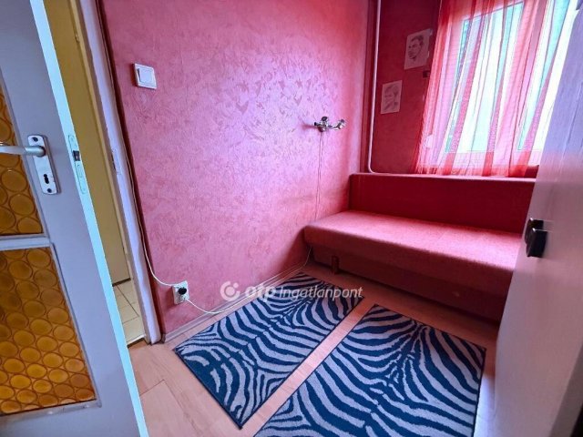 Eladó panellakás, Budapesten, XV. kerületben 64 M Ft, 1+2 szobás