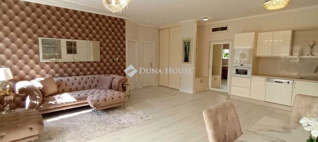 Eladó téglalakás, Győrött 87.9 M Ft, 2 szobás