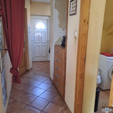 Eladó családi ház, Vecsésen 90 M Ft, 4 szobás