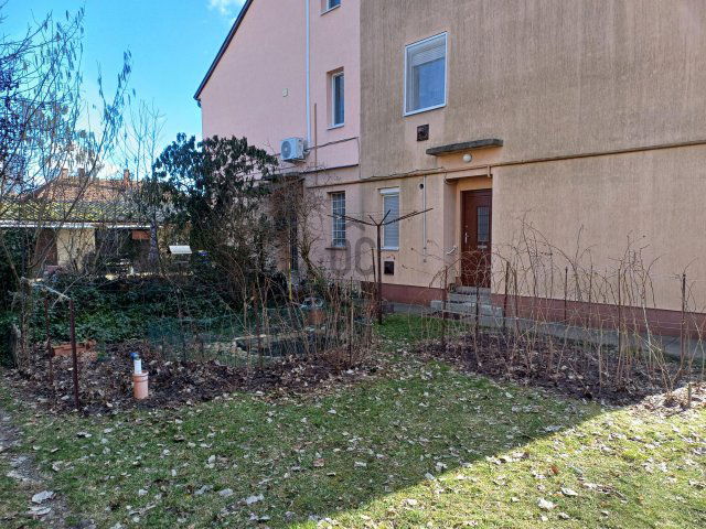 Eladó téglalakás, Kecskeméten 37.9 M Ft, 2 szobás