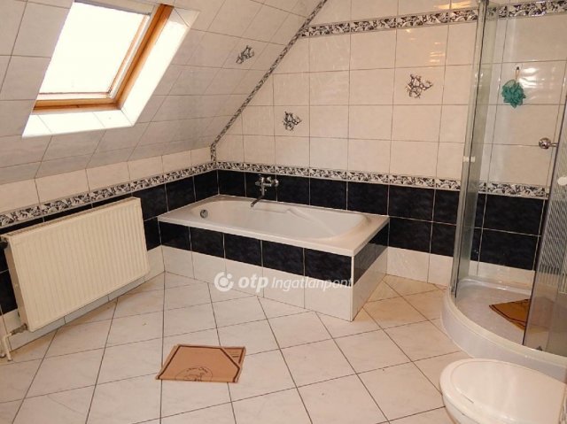 Eladó családi ház, Pátyon 79.9 M Ft, 5+1 szobás