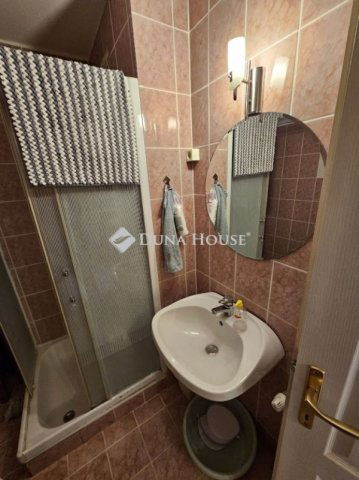 Kiadó téglalakás, albérlet, Pécsett 150 E Ft / hó, 2 szobás