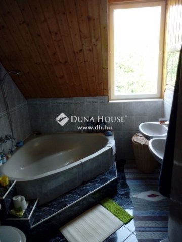 Eladó sorház, Pécsett 119.9 M Ft, 2+1 szobás