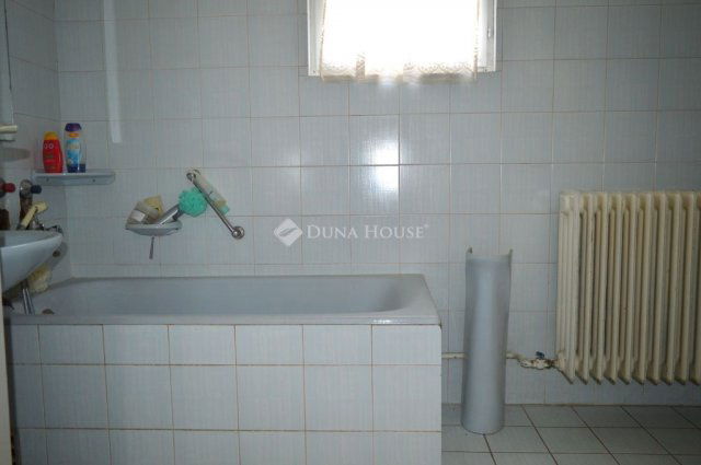 Eladó ikerház, Debrecenben 72 M Ft, 5 szobás