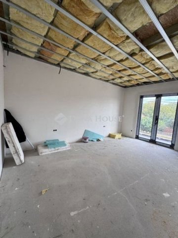 Eladó családi ház, Gyálon 249.9 M Ft, 6 szobás