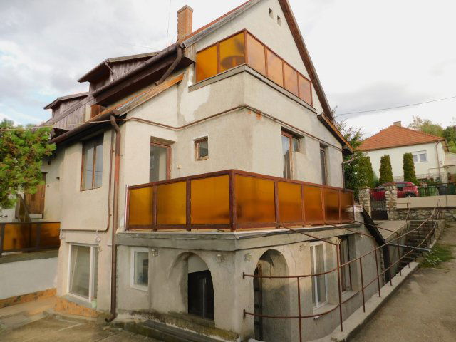 Eladó családi ház, Egerben 129 M Ft, 12+2 szobás