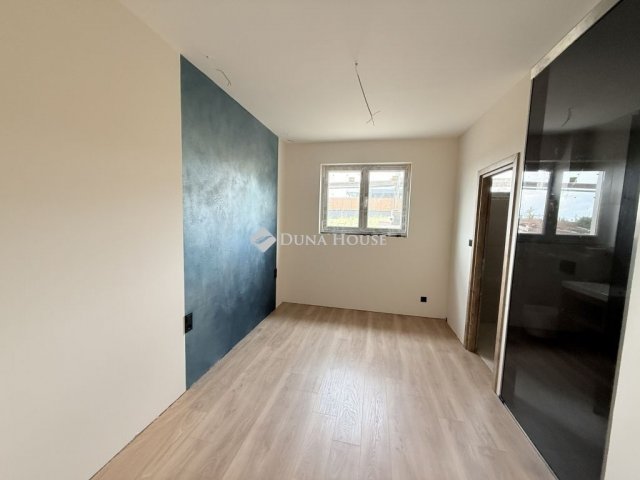 Eladó ikerház, Pécelen 133 M Ft, 5 szobás / költözzbe.hu