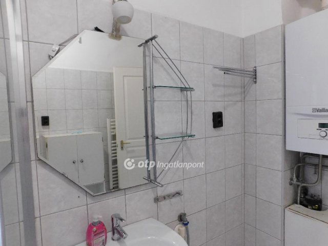 Eladó iroda, Pécsett 329 M Ft, 9 szobás / költözzbe.hu