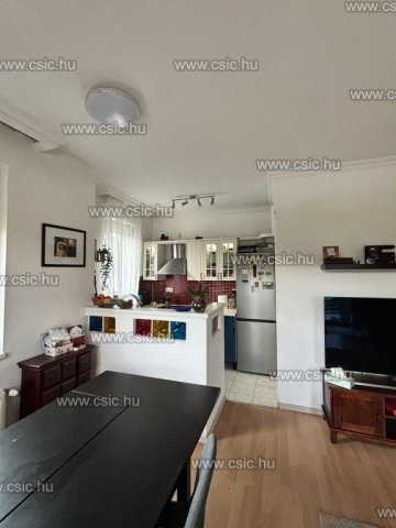 Eladó téglalakás, Budapesten, III. kerületben 127.9 M Ft