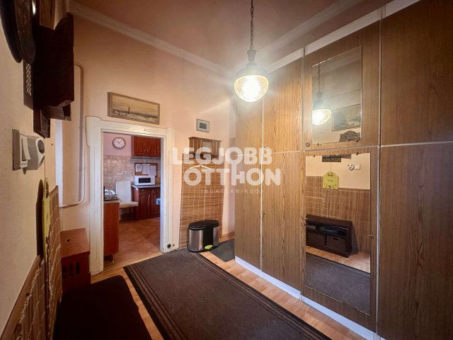 Eladó téglalakás, Cegléden 49.9 M Ft, 4 szobás
