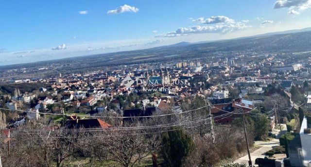 Eladó családi ház, Pécsett 89 M Ft, 2 szobás